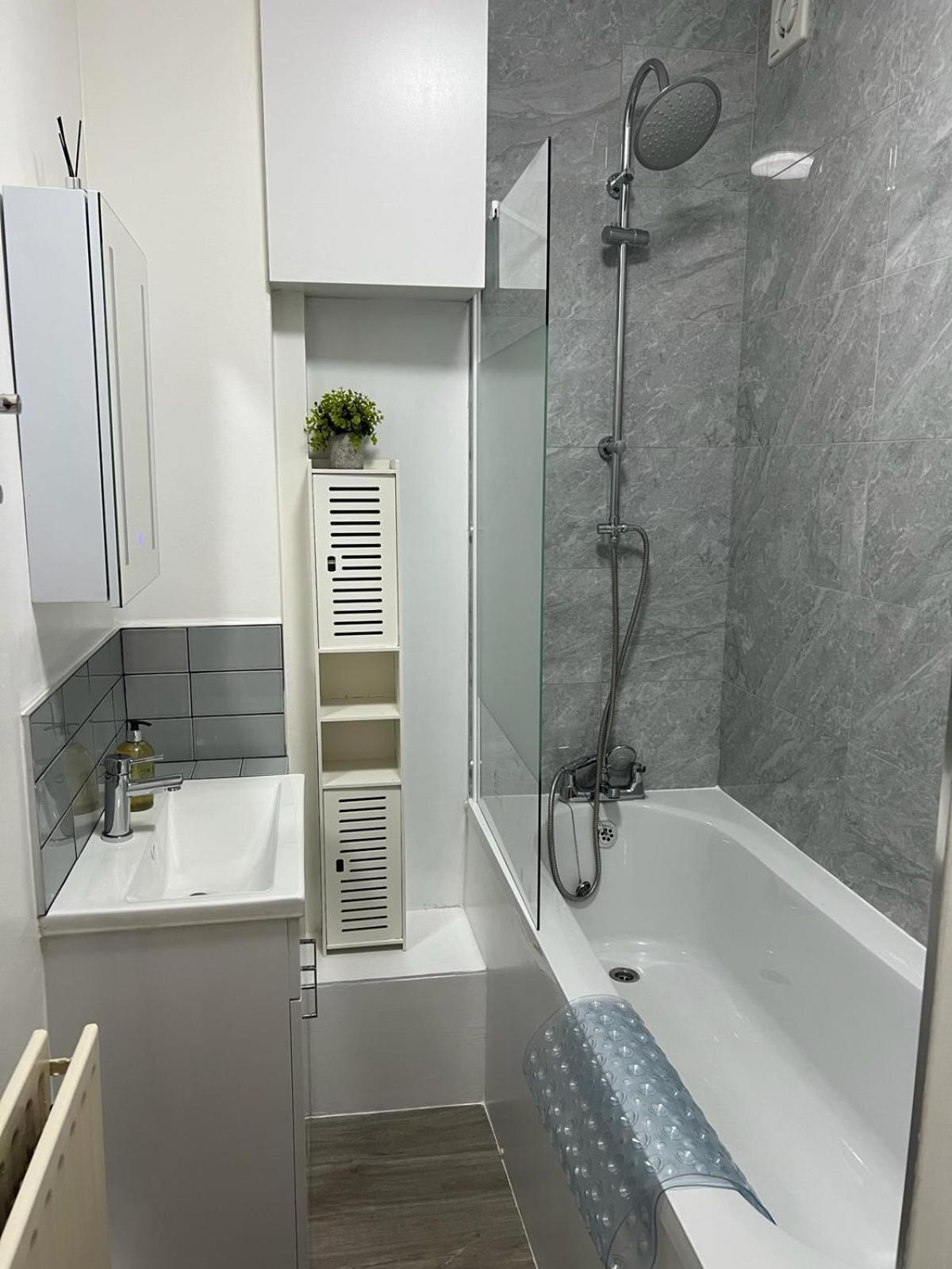1 Bed Apartment - Centrally Located In The Heart Of Westminster Londra Exterior foto